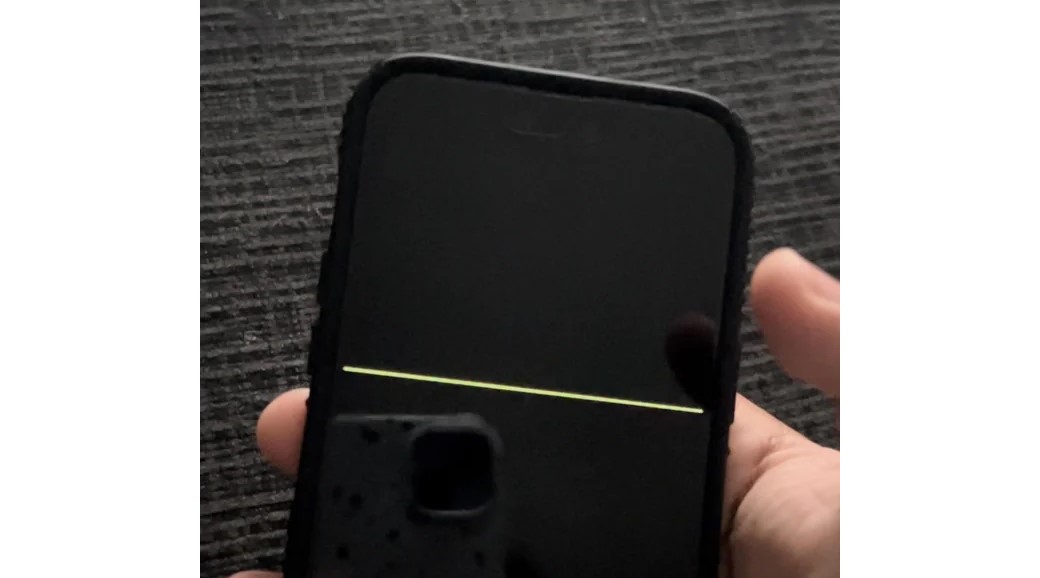iPhone 14 Pro屏幕閃線