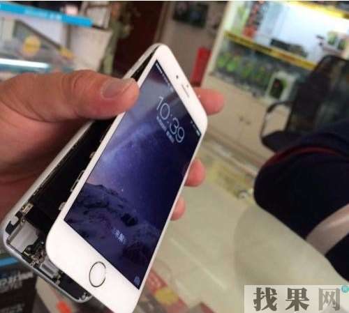 蘋果手機進水屏幕有水印怎么辦？武漢蘋果維修點教你大招！