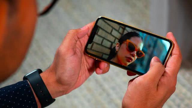 iPhone XR剛開售就降價,網友:定價虛高令人無法承受 iPhone XR剛開售就降價,網友:定價虛高令人無法承受