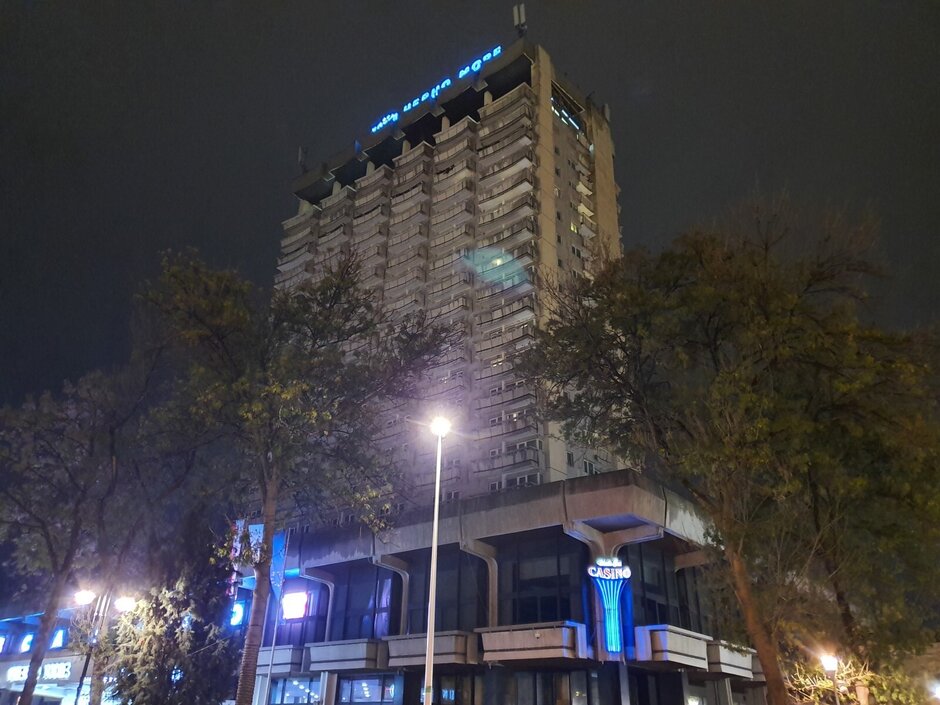 Galaxy Note 10+ - Night Mode Camera Comparison