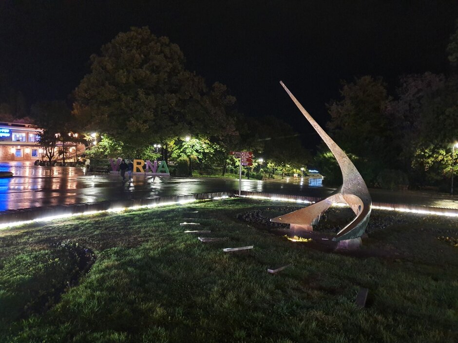 Galaxy Note 10+ - Night Mode Camera Comparison