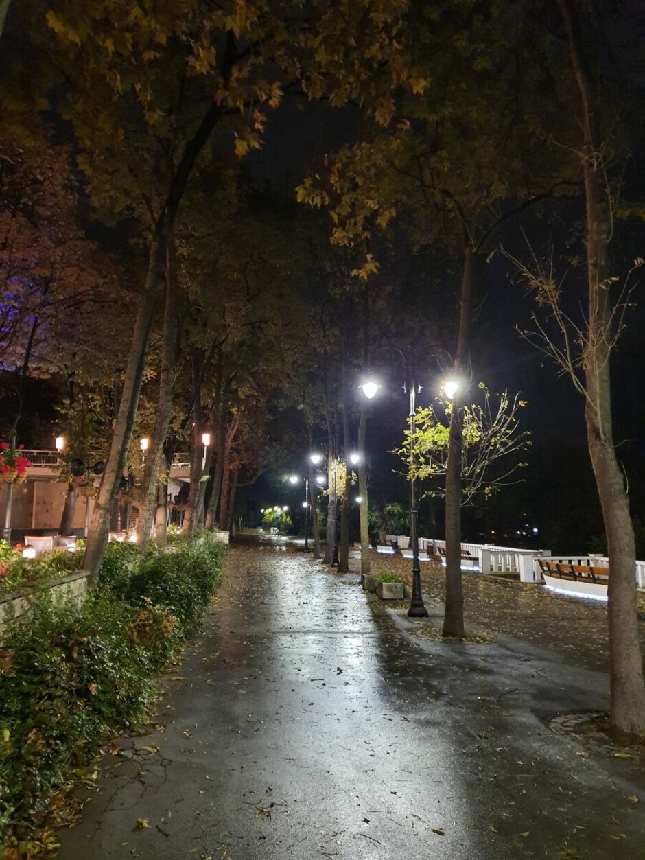 Galaxy Note 10+ - Night Mode Camera Comparison