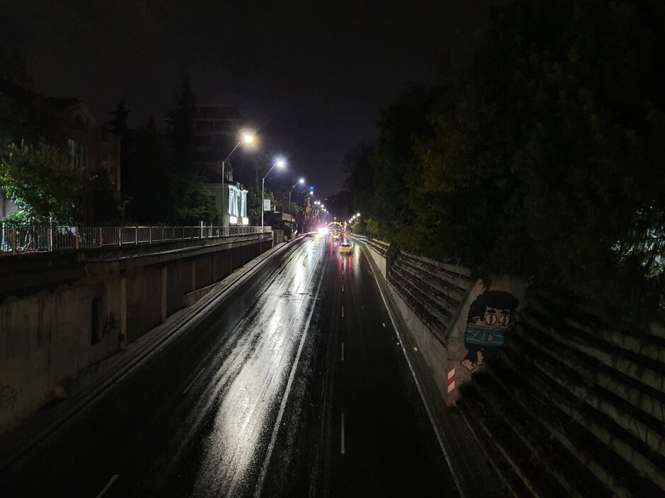 Galaxy Note 10+ - Night Mode Camera Comparison
