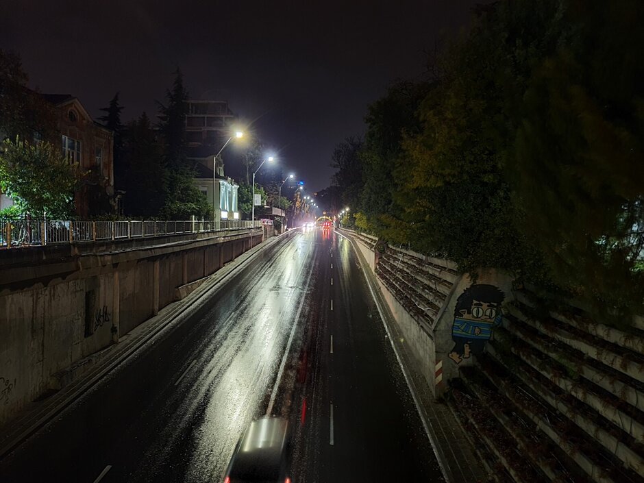 Galaxy Note 10+ - Night Mode Camera Comparison