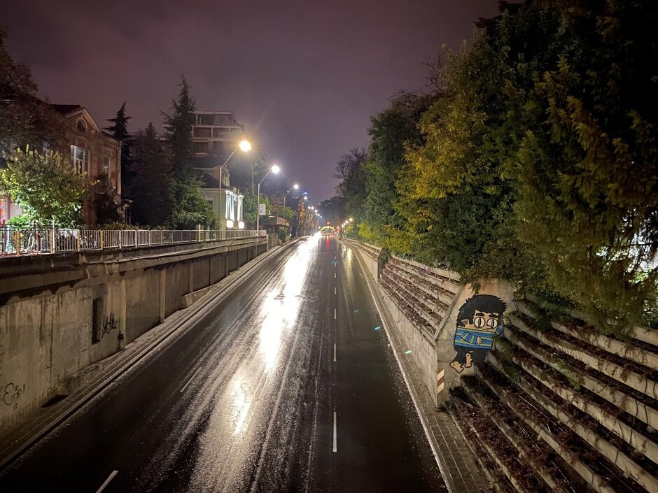iPhone 11 Pro Max - Night Mode Camera Comparison