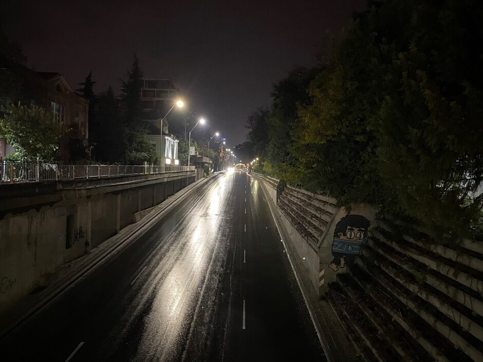 iPhone 11 Pro Max - Night Mode Camera Comparison