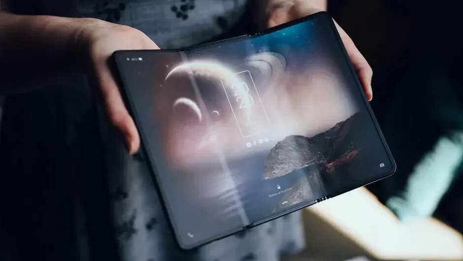 TCL Trifold