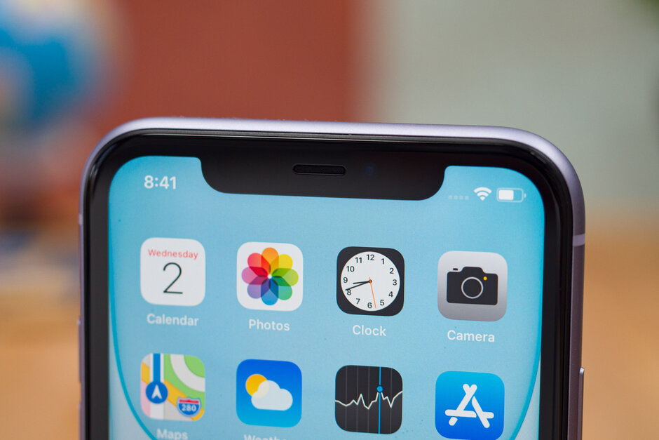 最小的iPhone 12 5G有更窄的凹槽,但是120Hz延遲到iPhone 13